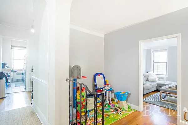 Sold by Brick&Mortar | media 5