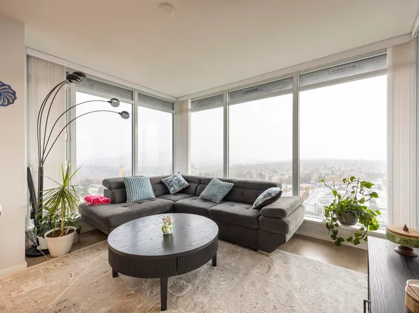 6700 Dunblane Ave #3006, Burnaby, BC V5H 0J3