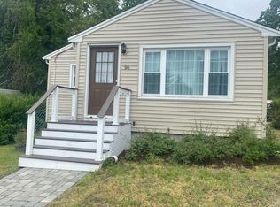 96 Heather St, Cranston, RI 02920