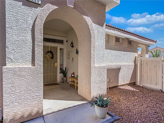3rd image of 5288 Dakotah Pointe Ct