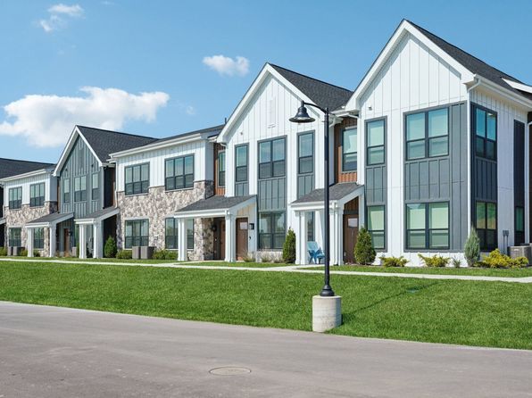 700 W Capitol Dr #207