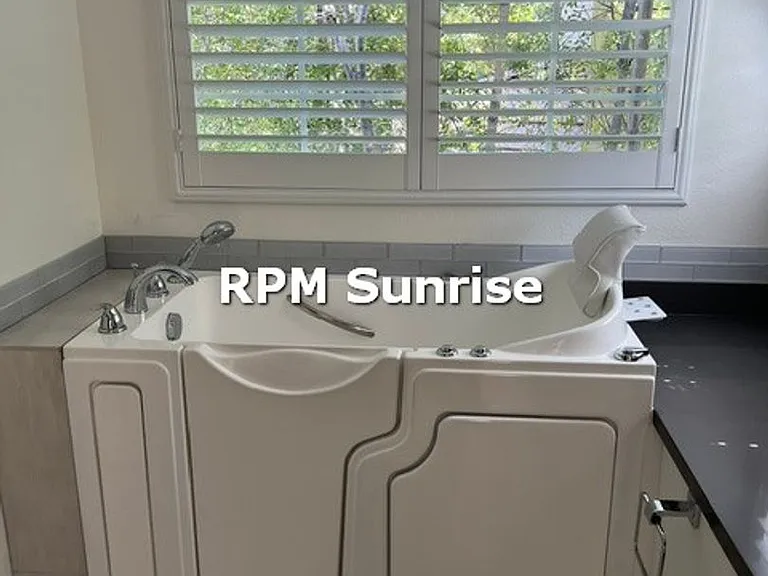 5214 Pebble Glen Dr — Photo 8