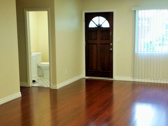 2nd image of 17111 Roscoe Blvd Unit 5