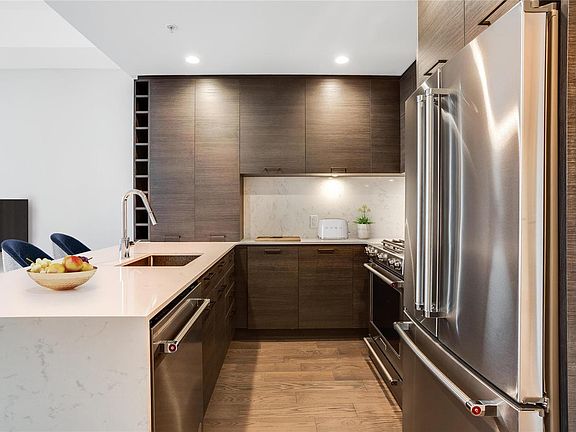 4th image of 1187 Sunset Dr #1010