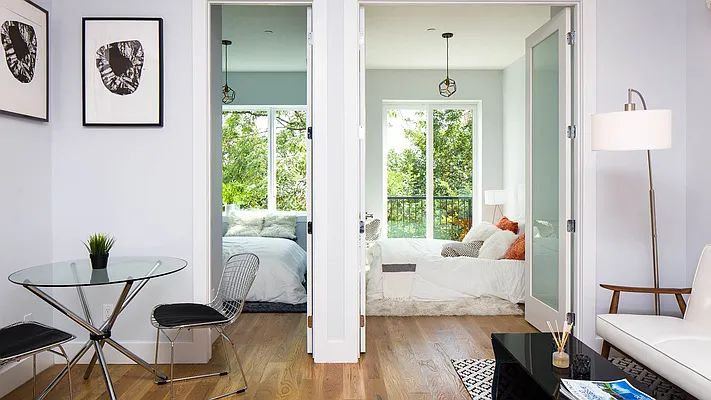 Rented by Nooklyn NYC LLC | media 25