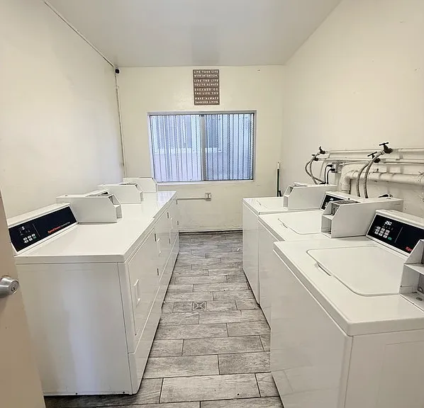 18th Street Apartments — Photo 12
