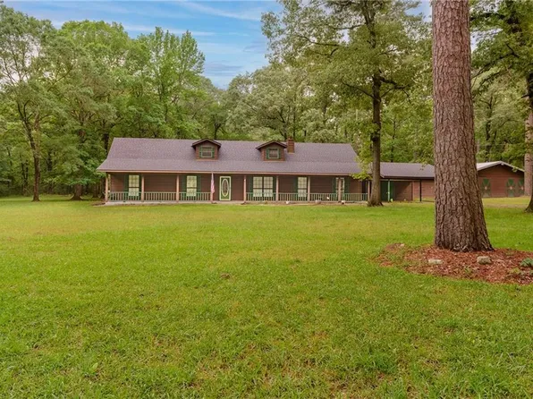 312 Legacy Dr, Pineville, LA 71360