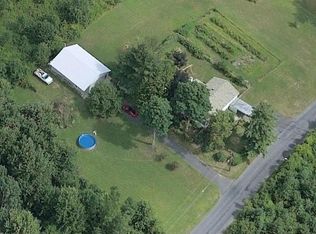 6699 Beach Rd, Syracuse, NY 13209