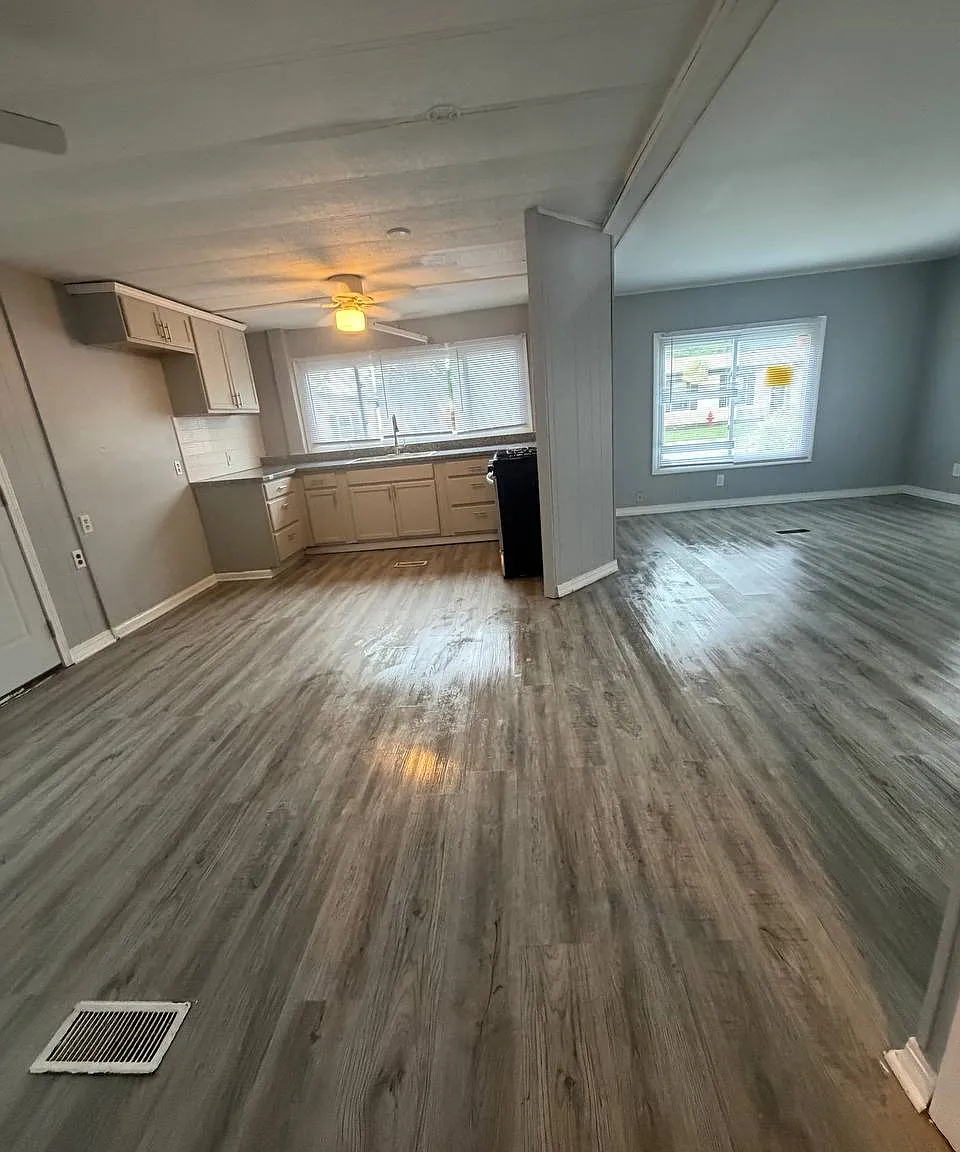 2 bed, 972 sqft, $1,750 — Photo 2