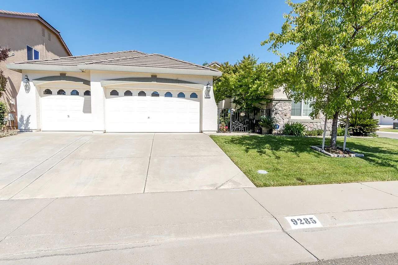 9285 Fruited Plain Way photo 1
