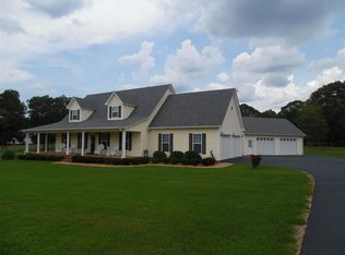 825 Raymond McAnally Rd, Savannah, TN 38372