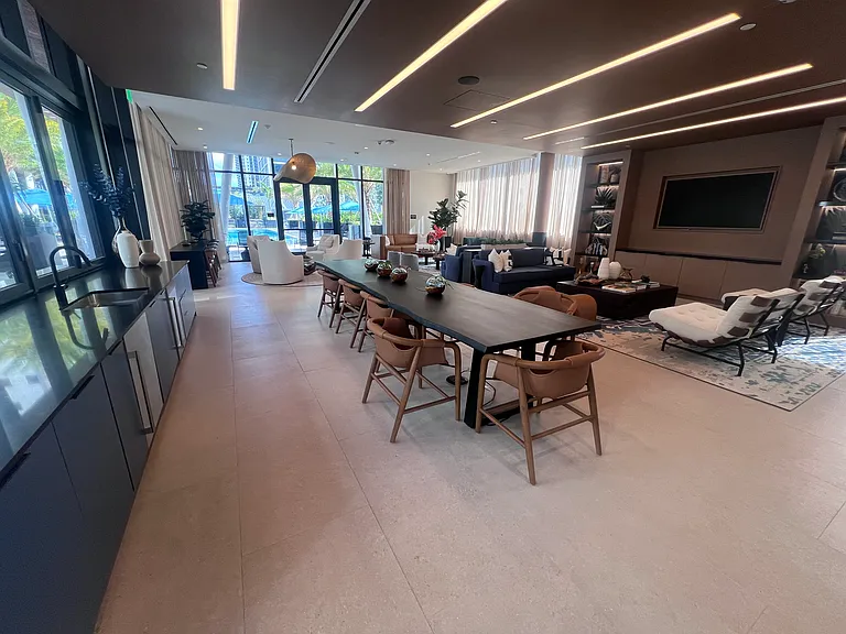 1100 N Miami Ave #C — Photo 21