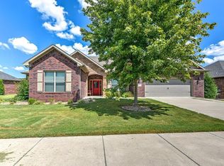 15 Villas Way, Bella Vista, AR 72715