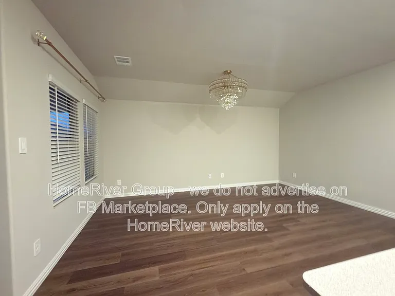 2385 Aspen Hill Dr — Photo 5