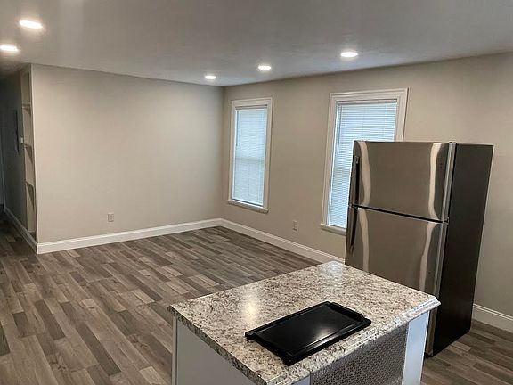 2nd image of 706 Summer St Floor 3
