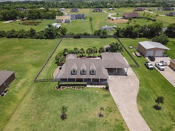 2nd image of 4910 Landon Ln