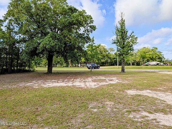 3rd image of California St Lot 2-3