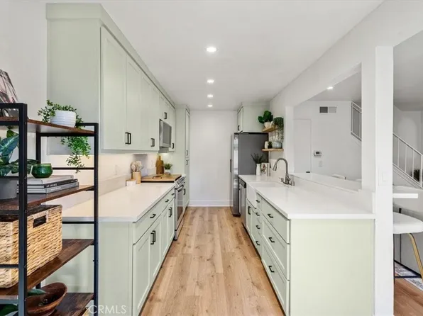 1196 Landsburn Cir, Thousand Oaks, CA 91361