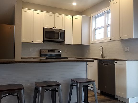 2nd image of 602 Marian Ave