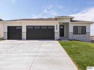 7316 Kilpatrick Pkwy, Bennington, NE 68007