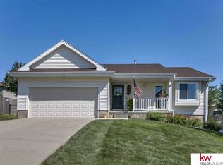 6718 Michelle Ave, La Vista, NE 68128