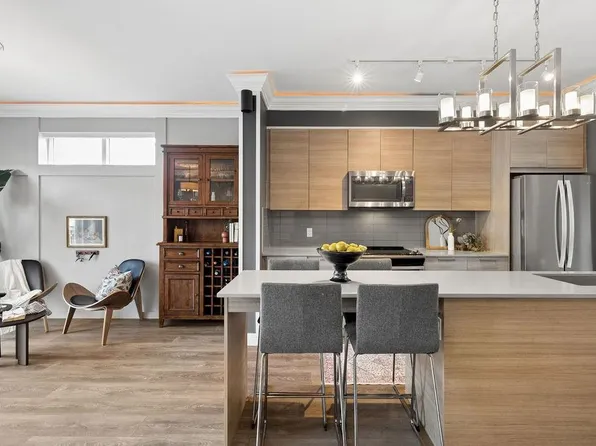 18505 Laurensen Pl #701, Surrey, BC V4N 6R7