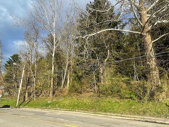 3rd image of 1451 Speedway Ave