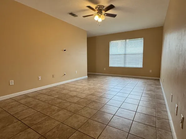 1029 SW Rossborough Ct #102, Lake City, FL 32025