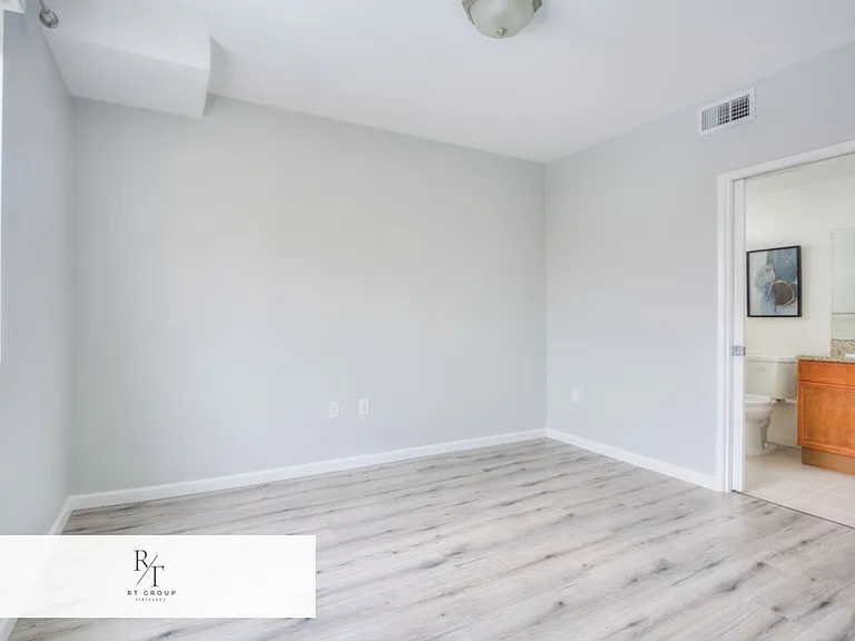 580 W Main St #302 — Photo 21