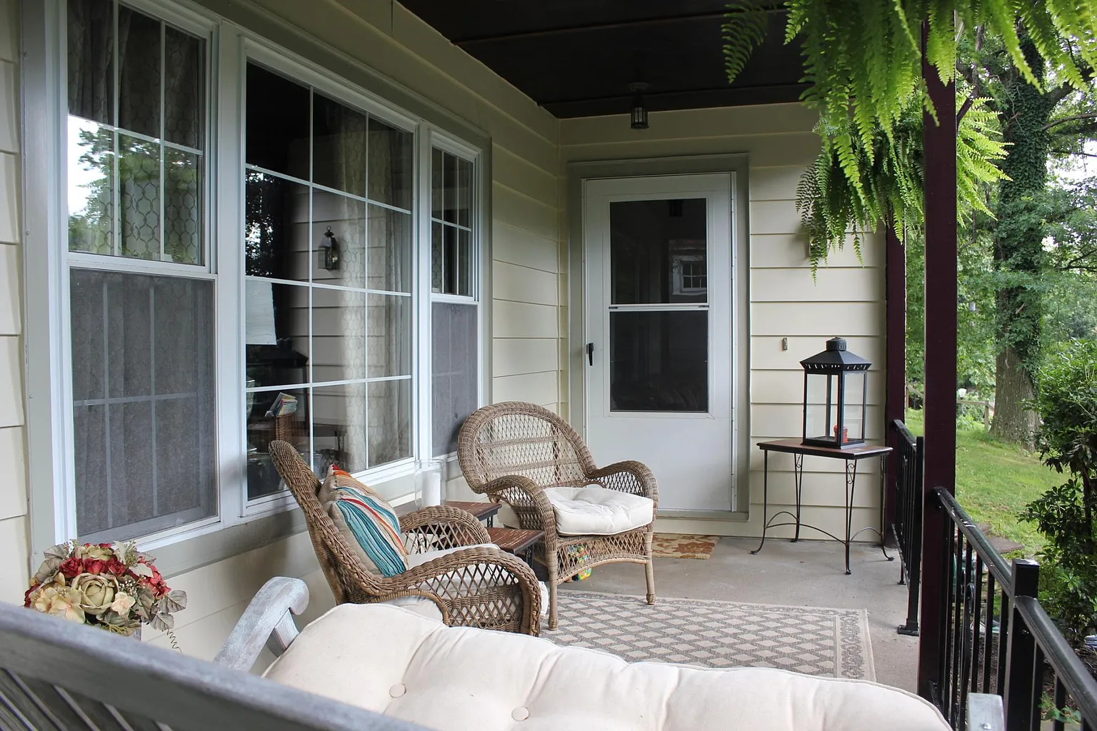 137 Riverview Ter photo 1