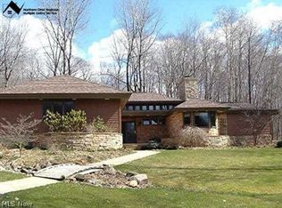 18893 Rivers Edge Dr, Chagrin Falls, OH 44023