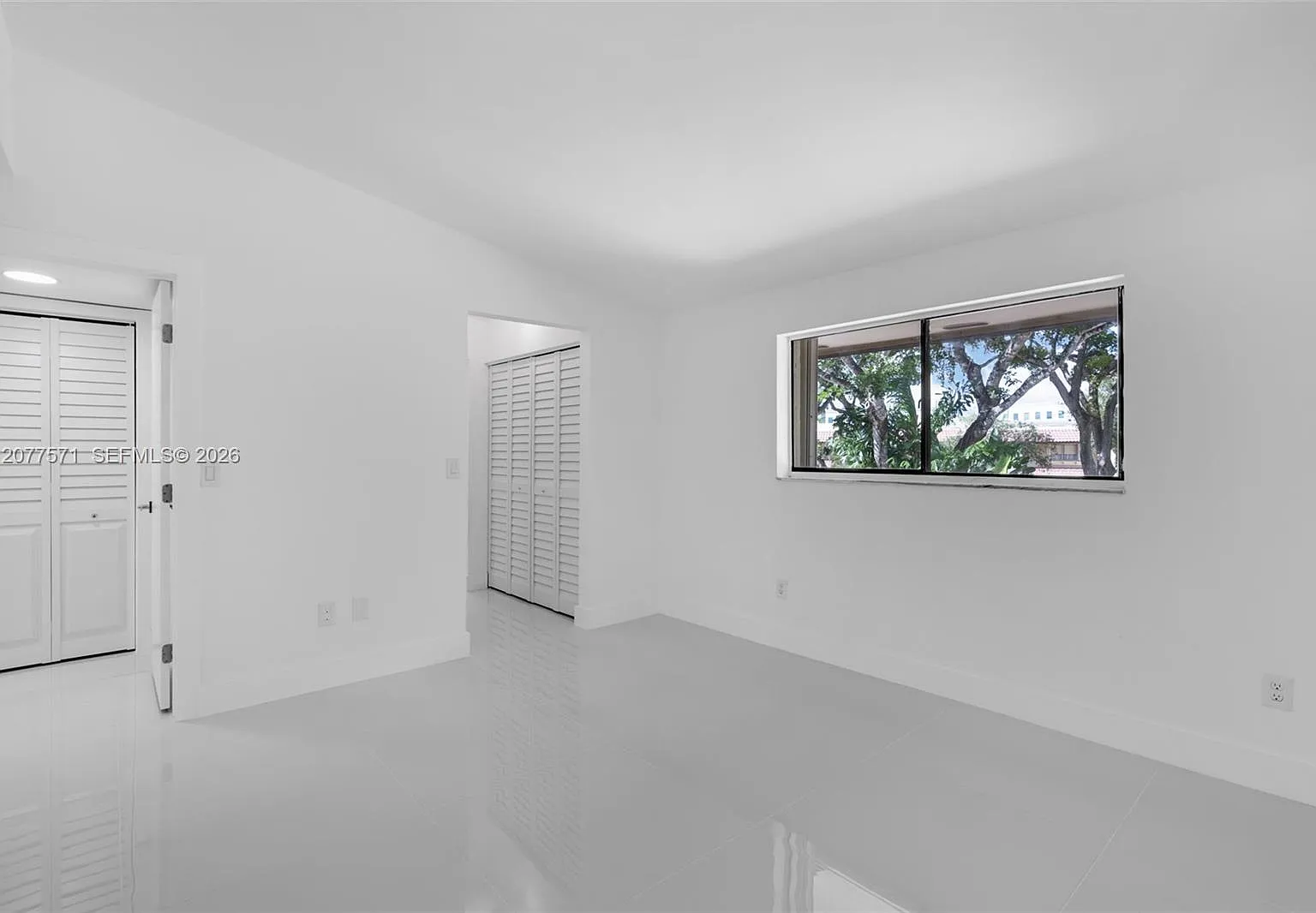 3 bed, 1983 sqft, $4,300 — Photo 3