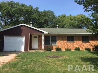 225 Devron Cir, East Peoria, IL 61611