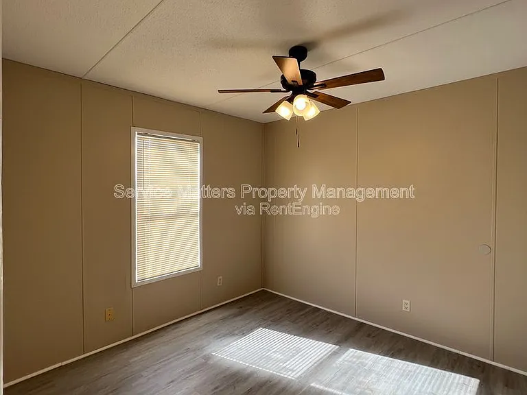 4825 Douglas Dr — Photo 8