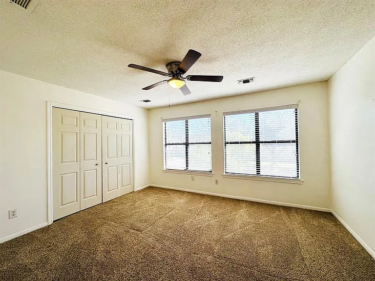 306 Applewood Dr — Photo 12