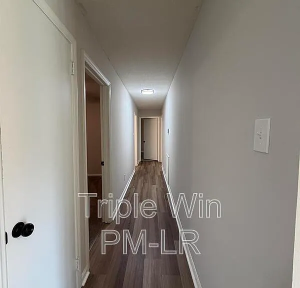 33 Single Oaks Dr — Photo 13