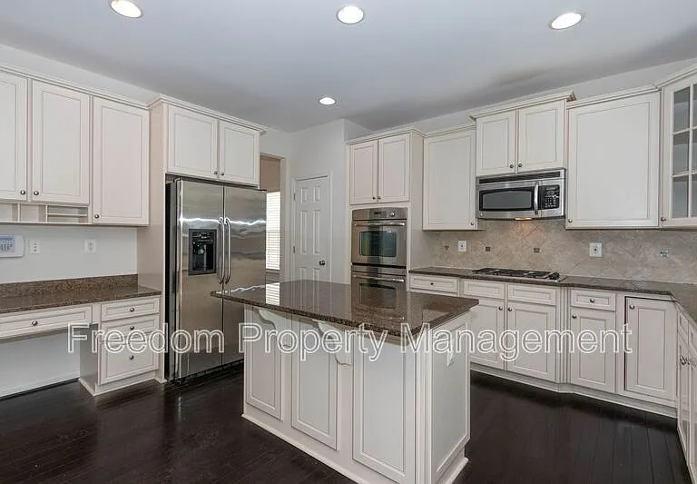 4100 Presidential Hill Loop — Photo 9