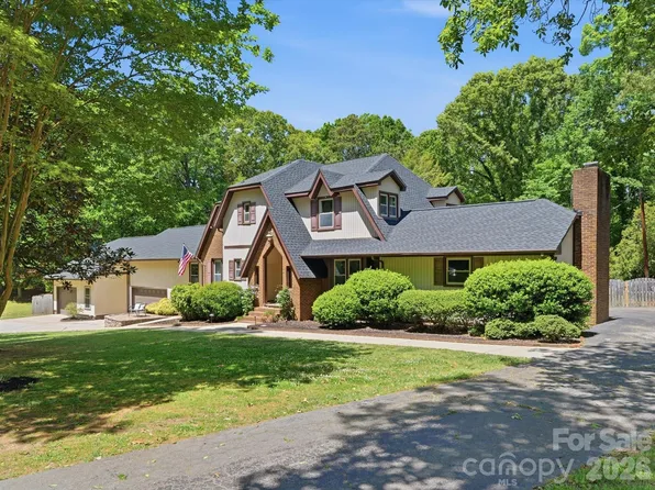 2637 Rolling Hills Dr, Monroe, NC 28110