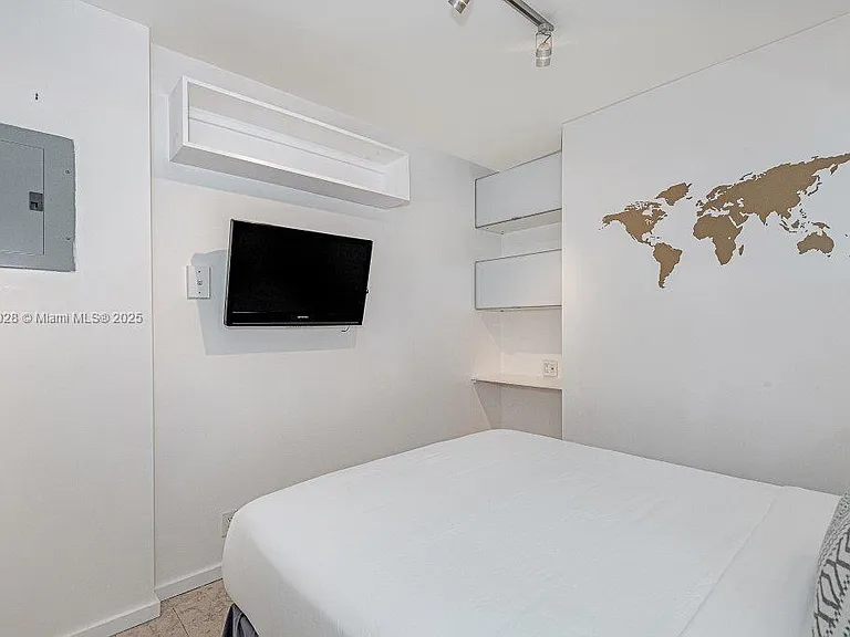2301 Collins Ave #705 — Photo 18
