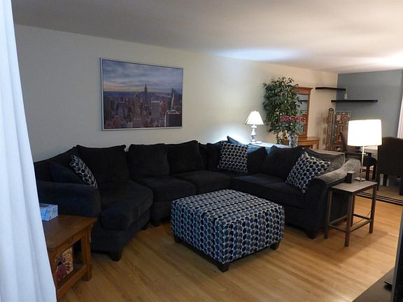 5th image of 647 Berkshire Dr