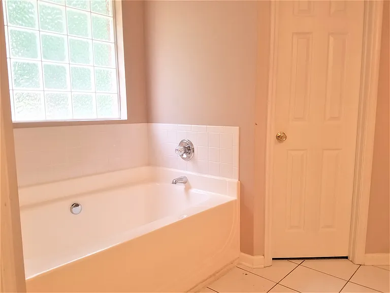 4532 Country Glen Cir — Photo 9
