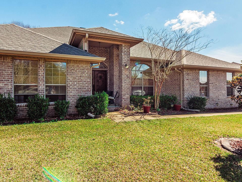1st image of 17169 Excalibur Cir