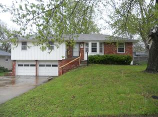 417 Pershing Ave, Liberty, MO 64068