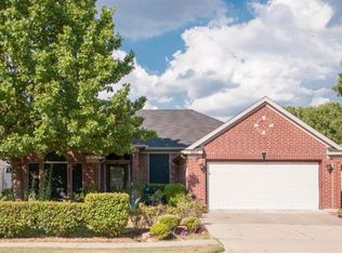 5511 Greenwich Dr, Arlington, TX 76018