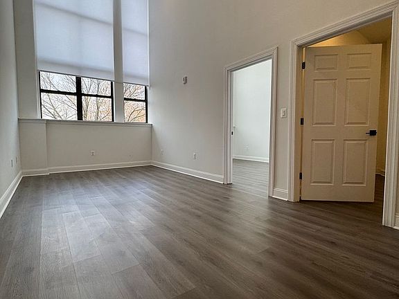 3rd image of 901 Quarry St #315