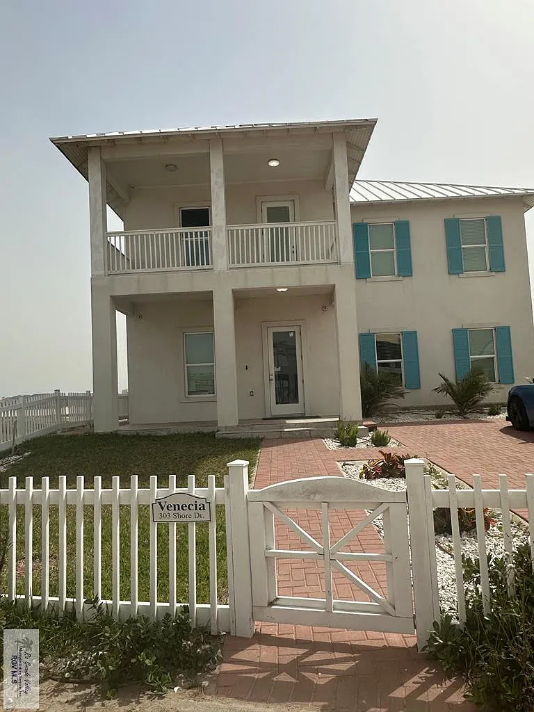 3 bed, 2.0 bath, 2000 sqft, $5,500 — Photo 1