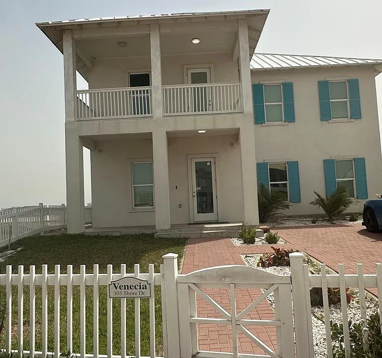 303 Shore Dr #2