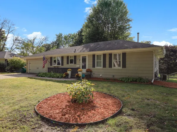 9018 Kell Cir, Bloomington, MN 55437