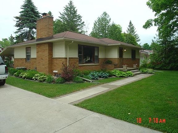2nd image of 644 W Orchard Dr