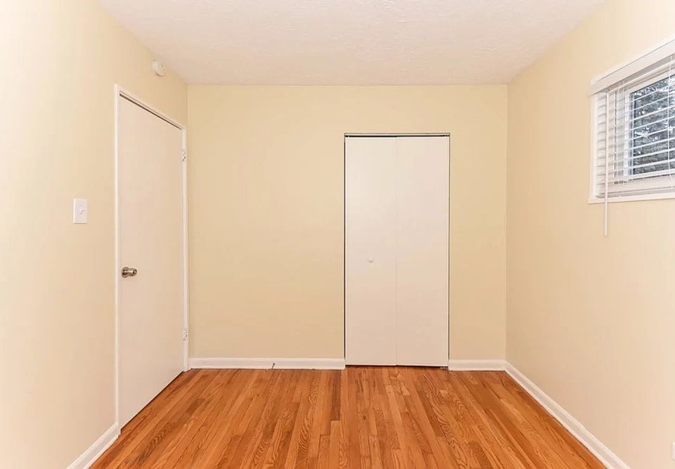 1st image of 434 N 3rd Ave